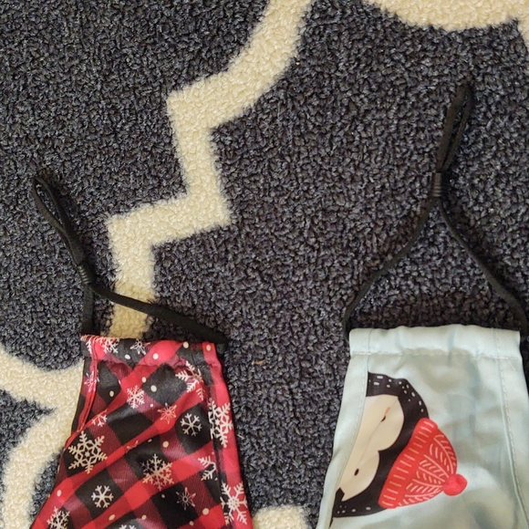 Bespoke Winter-Themed Adult Face Masks -Set of 2 - EUC - Picture 5 of 12